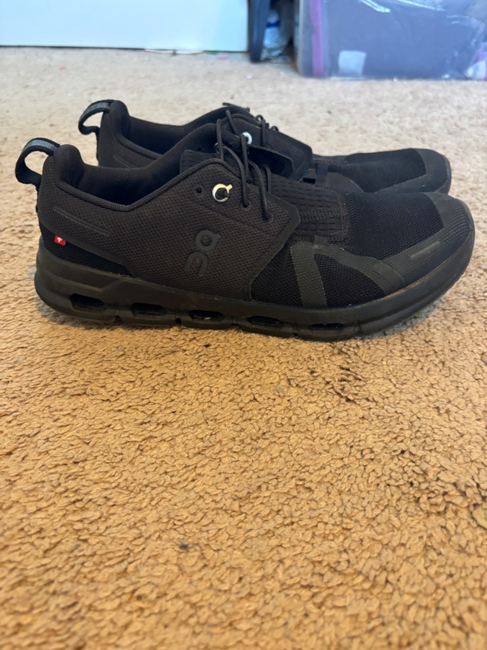On Running boys black shoes
